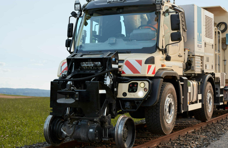 Unimog rail-route pour des utilisations individuelles, également transformable