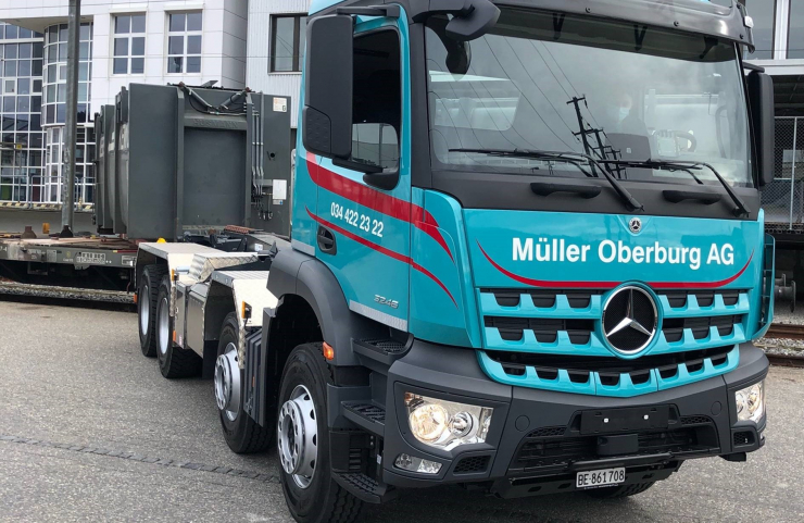 Müller Oberburg AG – Neuer Mercedes Benz Arocs 3246 mit VDL Containersystemen BV Kettengerät Typ 24.70