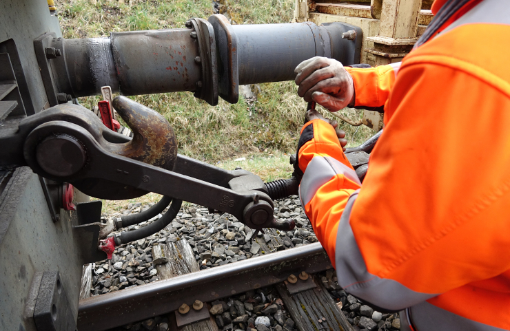 Vermietung von Bahnwagen: Bau- und Baustellenlogistik der Müller Gleisbau AG