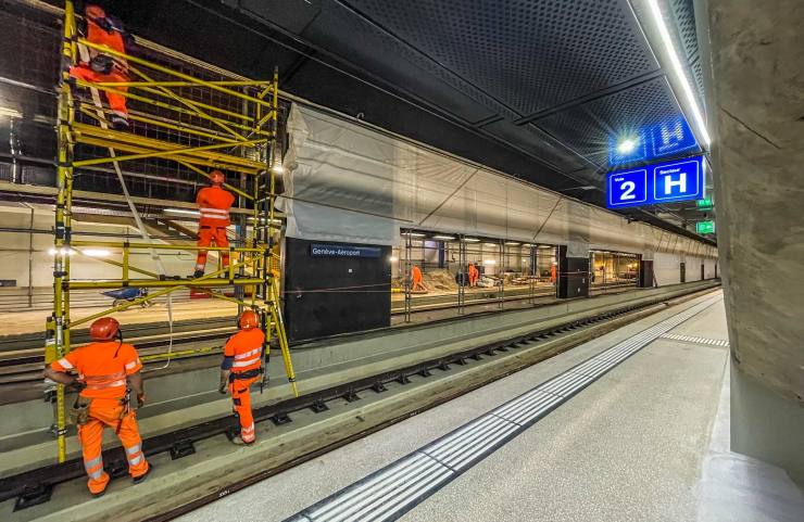 Sicherheitswärter auf der Baustelle Bahnhof/Flughafen Genf