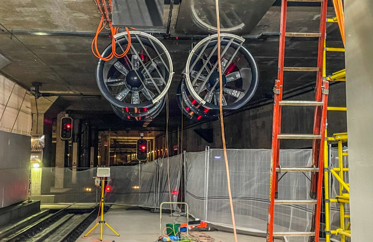 Sicherheitswärter auf der Baustelle Bahnhof/Flughafen Genf