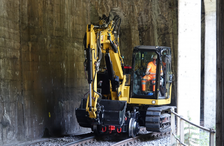 CAT 309 Rail