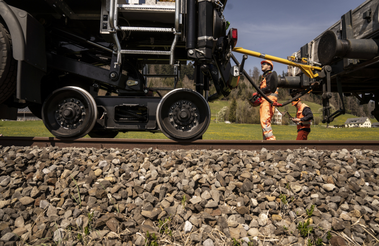 Véhicules rail-route: individuels et uniques