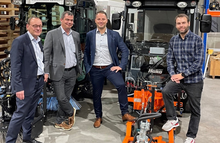 Legende von links nach rechts: Markus Engel, CFO und Florian Müller, Co-CEO Müller Gleisbau AG Michael Keckeis, CEO und Christoph Lampert, CFO KECKEX GmbH