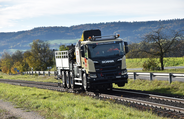 Zweiwegefahrzeug Scania-Zug, Foto Rahel Cathomas