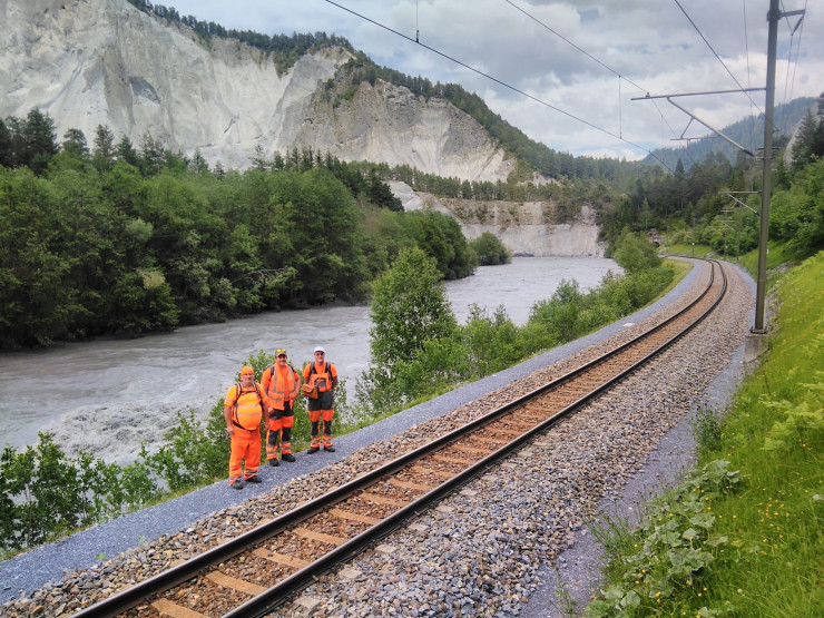 Contrôle de l'état des lignes aériennes RhB