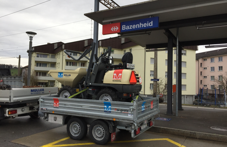 Wacker Neuson Dumper 1001 Beladen im Rahmen des SID-Projektes in Bazenheid