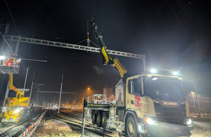 Zweiwege-Fahrleitungs LKW