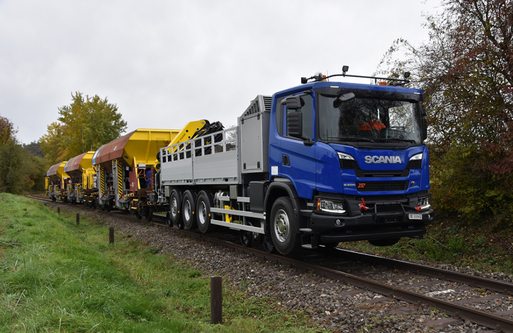 YAK2, véhicule rail-route lourd, photo Rahel Cathomas