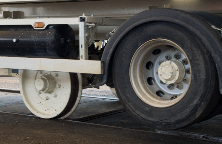 Chieftain Trailer Schiene / Strasse